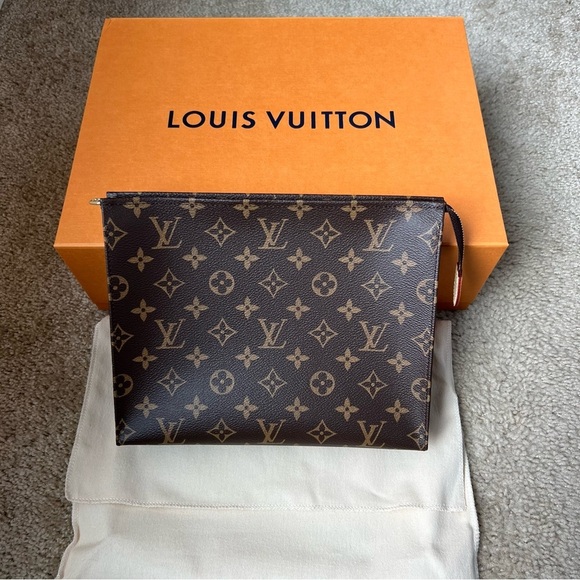 Louis Vuitton Toiletry 26 monogram pouch new in box - Picture 1 of 9